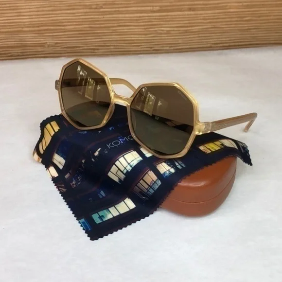 KOMONO Bonnie Clear Gold Sunglasses NEW Geometric Oversized